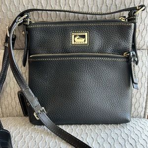 Dooney & Bourke black pebble grain crossbody purse.